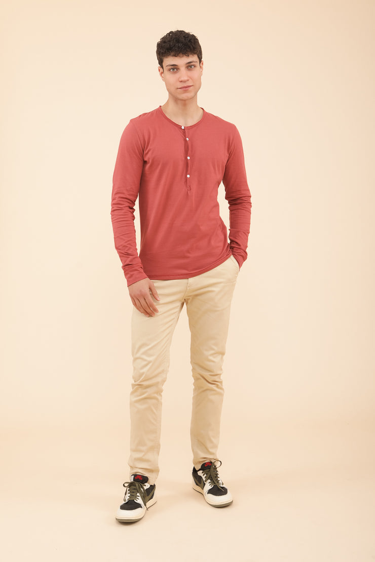 A must-have men's T-shirt for a casual chic look!