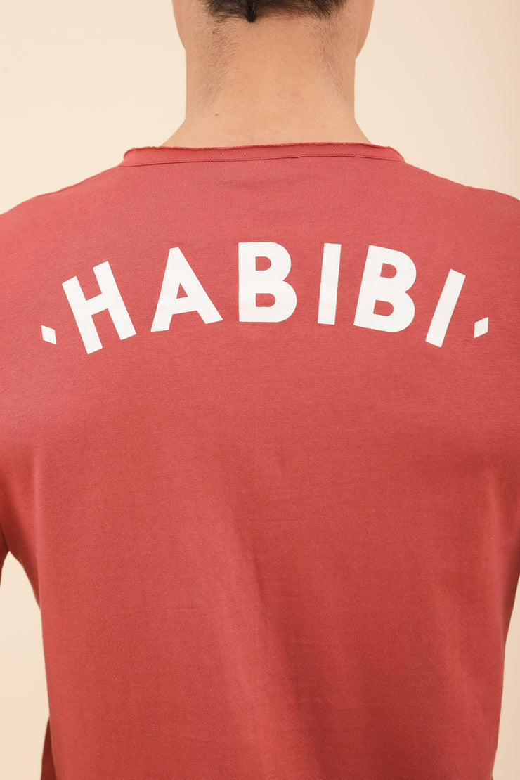 A must-have men's T-shirt for a casual chic look!