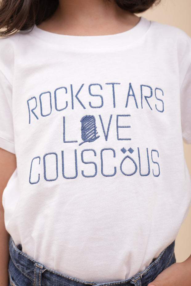 tshirt blanc bordé 'Rockstars love Couscous' en bleu sombre.