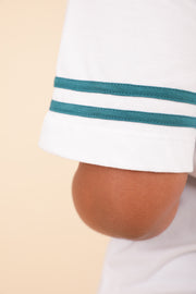 Zoom sur les manches du tshirt LYOUM sport unisexe blanc.