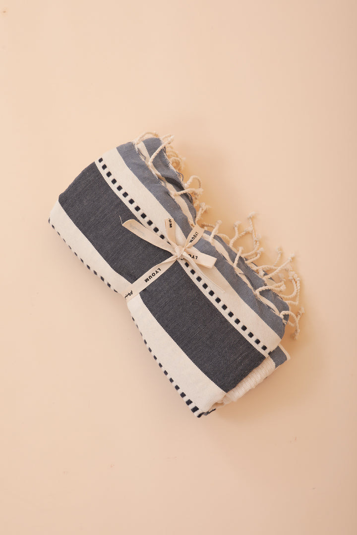 Fouta Tunisienne Authentique – Serviette De Plage / Hammam 100x200 Cm 100% Coton Orange, TissageVoici Le Résultat Complet Au Format JSON Demandé, Avec Toutes Les 12 Entrées Traitées Selon Les Règles Strictes :
- Descriptions Naturelles Et Humaines En Français, Dépassant 405 Caractères Chacune (espaces Inclus).
- Titres Attractifs Et Optimisés Pour L'e-commerce En Français.
- Keywords Principaux + Long-tail Séparés Par |.
- Fidélité Aux Specs Et Features Originales.
- Output Pur JSON Array.
```json
[
{