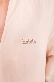 Signature LYOUM : 'Habibi' ('mon amour' en arabe) brodé au cœur.