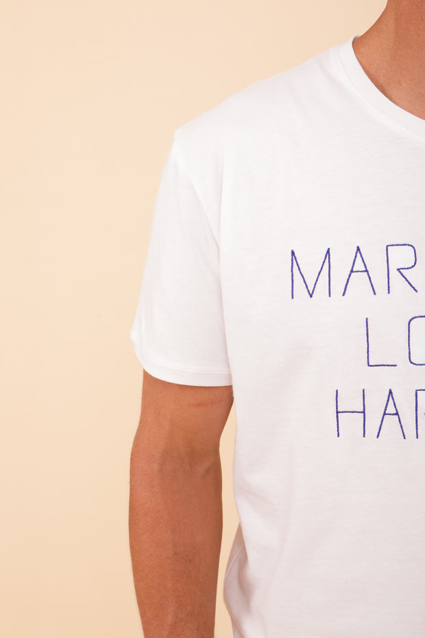 T-shirt pour homme, manches courtes et encolure ronde.