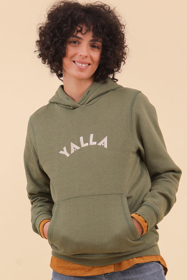 Découvrez la nouveauté de cette rentrée : le nouveau hoodie Yalla pour femme by LYOUM. 