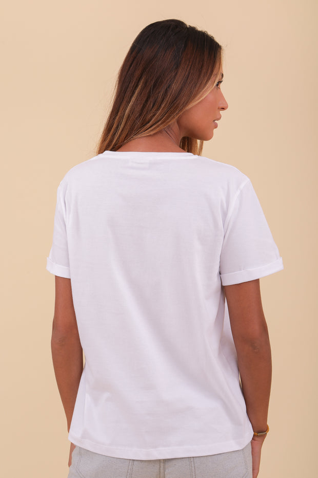 Tshirt manches courtes by LYOUM en coton pour femme. Matière ultra douce et super confortable. Coupe droite et col rond. La menthe dans le coeur' en arabe sérigraphiée sur le devant.
