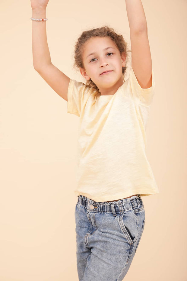 T-shirt pour enfant by LYOUM. Coupe droite parfaite et manches courtes.