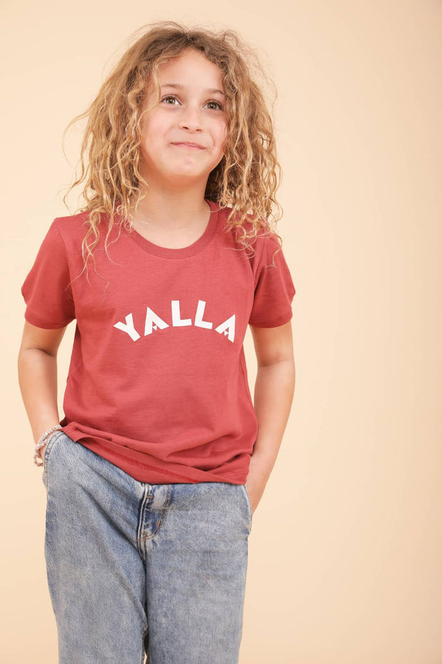 T-shirt manches courtes pour enfant en coton tout doux.'Yalla' sérigraphié sur le devant.