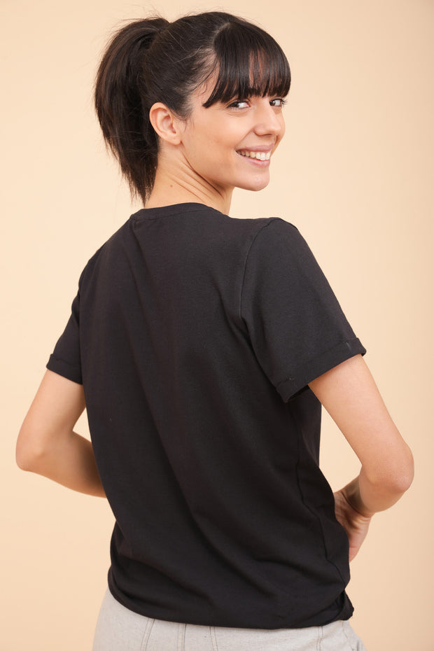 Nouveau t-shirt habibi pour femme. Coupe droite parfaite et manches courtes, on le porte tous les jours.