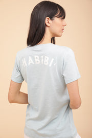 Nouveau t-shirt LYOUM pour femme. Coupe droite indémodable et encolure ronde, couleur vert menthe clair. Notre message exclusif 'habibi' ( mon amour en arabe) sérigraphié au dos.