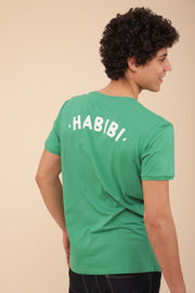Tshirt pour hommes by Lyoum en coton bio. Coupe droite classique indémodable aux manches courtes et col rond. ‘Habibi’ sérigraphié au dos.