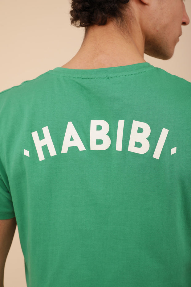 Tshirt pour hommes by Lyoum en coton bio. Coupe droite classique indémodable aux manches courtes et col rond. ‘Habibi’ sérigraphié au dos.