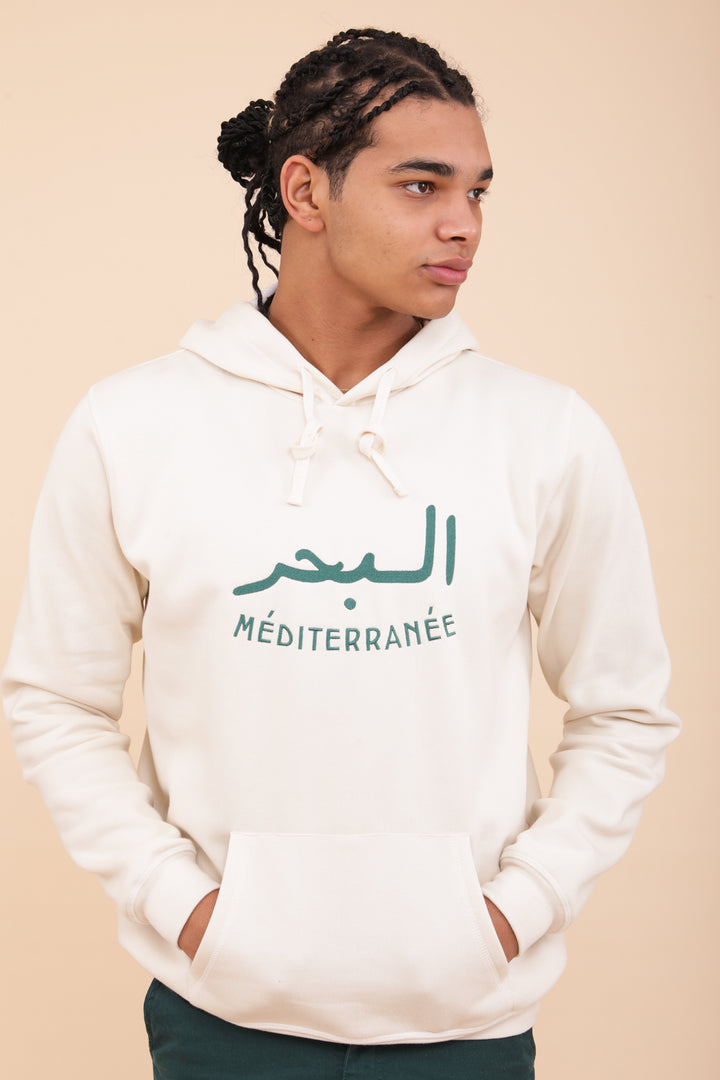 Confortable et cozy, découvrez le nouveau hoodie pour homme, un indispensable !