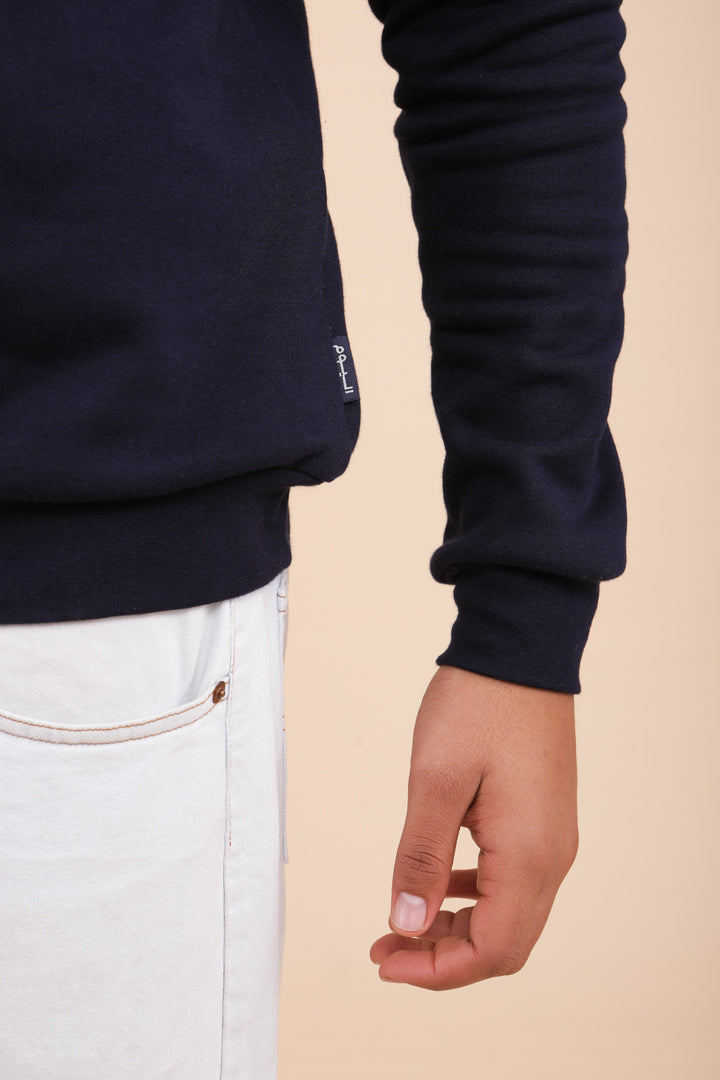 Pièce maitresse de notre collection ; le sweat pour homme. On vous le propose dans une coupe droite parfaite et matière très agréable. 