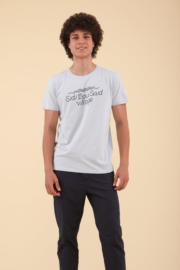Le tshirt iconique pour homme by LYOUM maintenant en 100% coton bio, matière ultra-agréable.