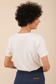 Nouveau tshirt Boukha pour femmes. Modèle exclusif design by LYOUM x Stay Tunes.
