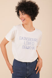 Dans la collab LYOUM x Stay Tunes : le Tshirt Boukha ! Coupe droite et féminine, matière ultra-agréable avec message 'Gainsbourg loved Boukha' brodé sur le devant; pour femmes.
