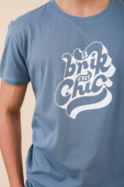 Tshirt Brik avec message 'La Brik c'est chic' sérigraphié sur le devant; pour hommes by LYOUM. Modèle exclusif design by LYOUM x Stay Tunes..